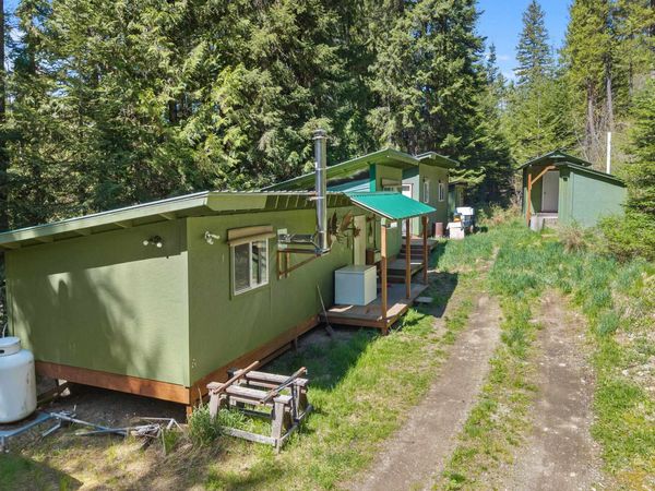 30762 N Leclerc Rd, Ione, WA 99139