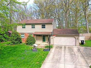1323 Cedarwood Drive, Mineral Ridge, OH 44440