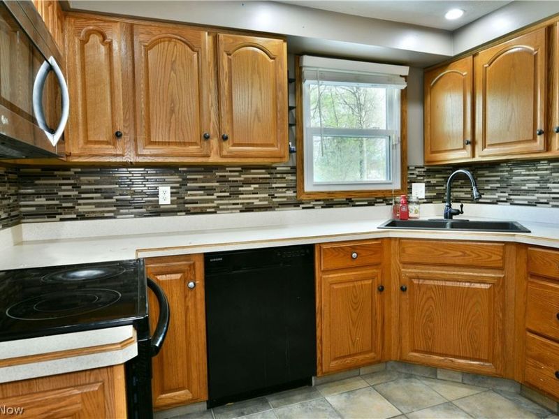 1323 Cedarwood Drive, Mineral Ridge, OH 44440 Photo 20