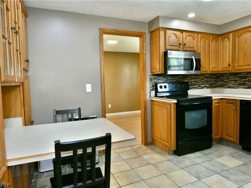 1323 Cedarwood Drive, Mineral Ridge, OH 44440 Photo 22