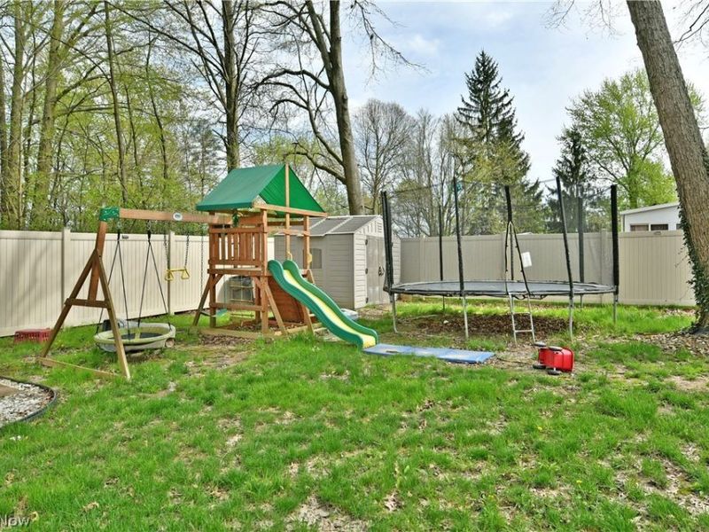 1323 Cedarwood Drive, Mineral Ridge, OH 44440 Photo 46