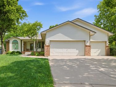 9414 W Sterling Ct, Wichita, KS 67205