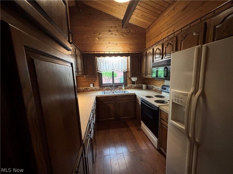 2180 Kimberley Drive NW, Dover, OH 44622 Photo 9