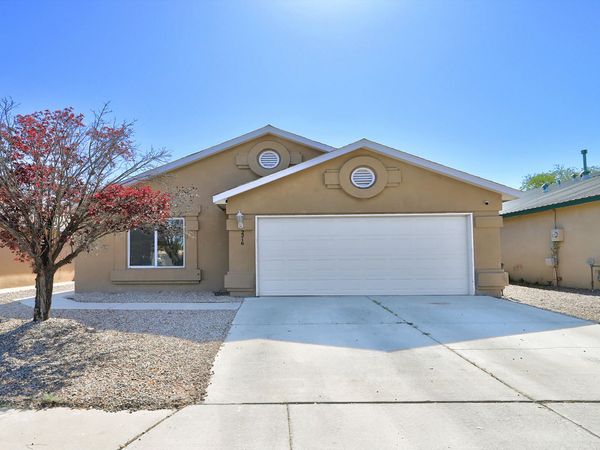 2216 Desert Wood Drive SW, Albuquerque, NM 87121
