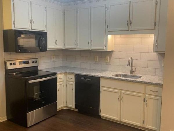 140 Heritage Ln, Hamburg, NJ 07419