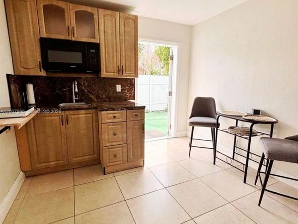 6870 SW 5th Ct , Unit A, Pembroke Pines, FL 33023