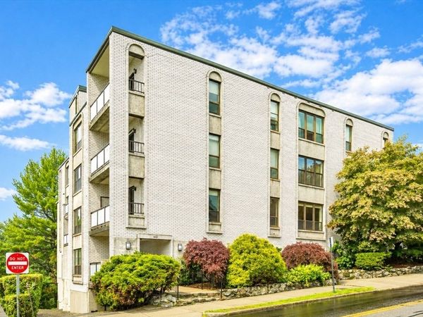 405 Langley Rd, Unit 2A, Newton, MA 02459