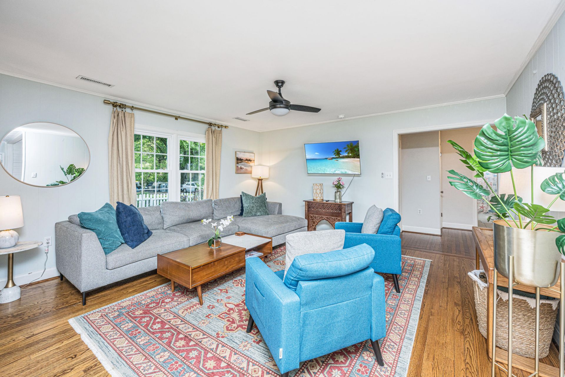 1128 Carter Avenue Photo 4