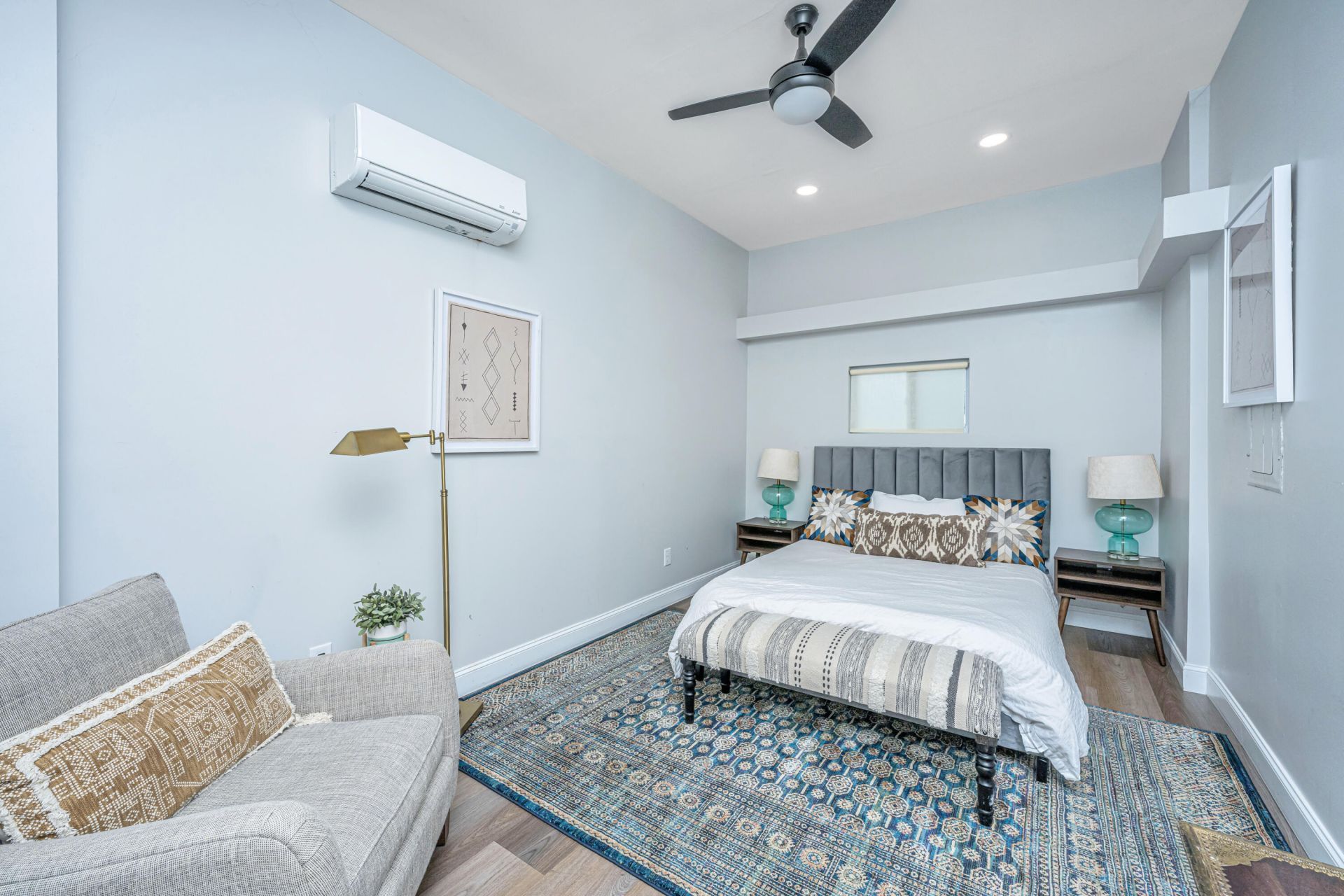 1128 Carter Avenue Photo 4