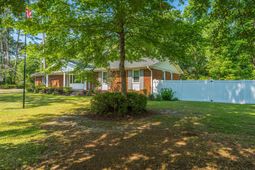 504 Dogwood Circle photo 4