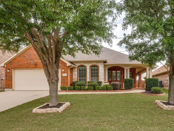 5836 Summerwood Drive , Grand Prairie, TX 75052