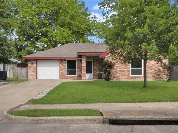 535 Jean Drive , Seagoville, TX 75159