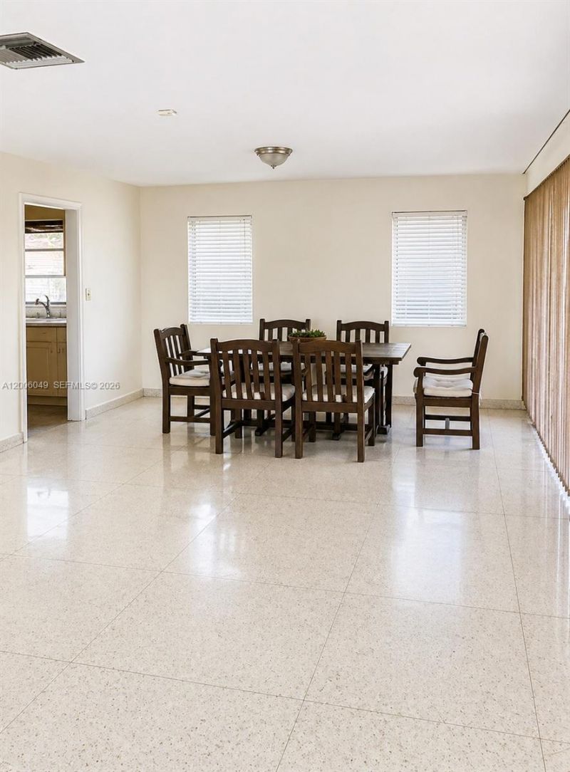 9205 Byron Ave, Surfside, FL 33154 Photo