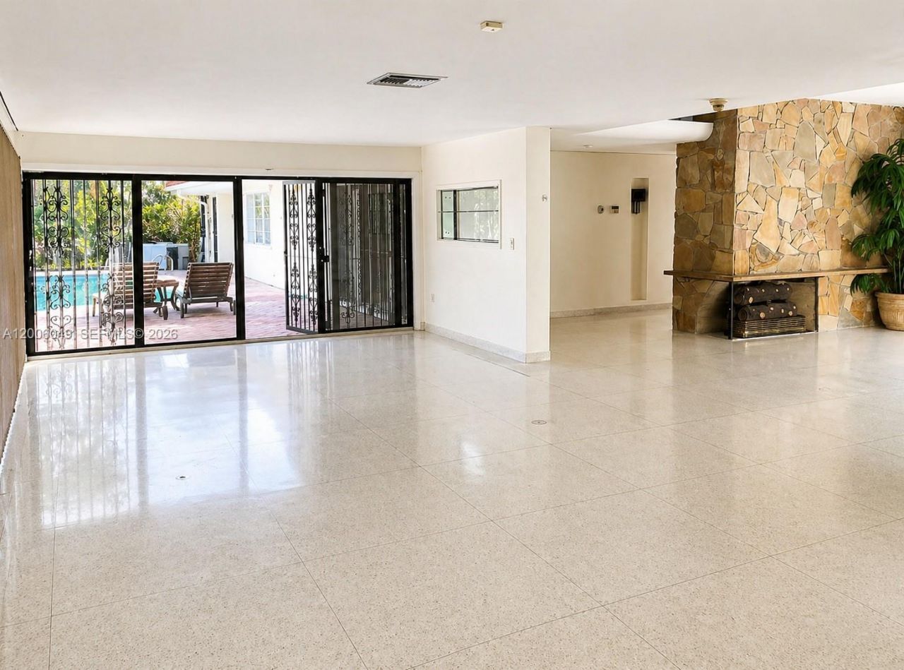 9205 Byron Ave, Surfside, FL 33154 Photo