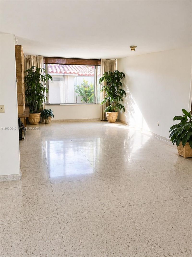 9205 Byron Ave, Surfside, FL 33154 Photo