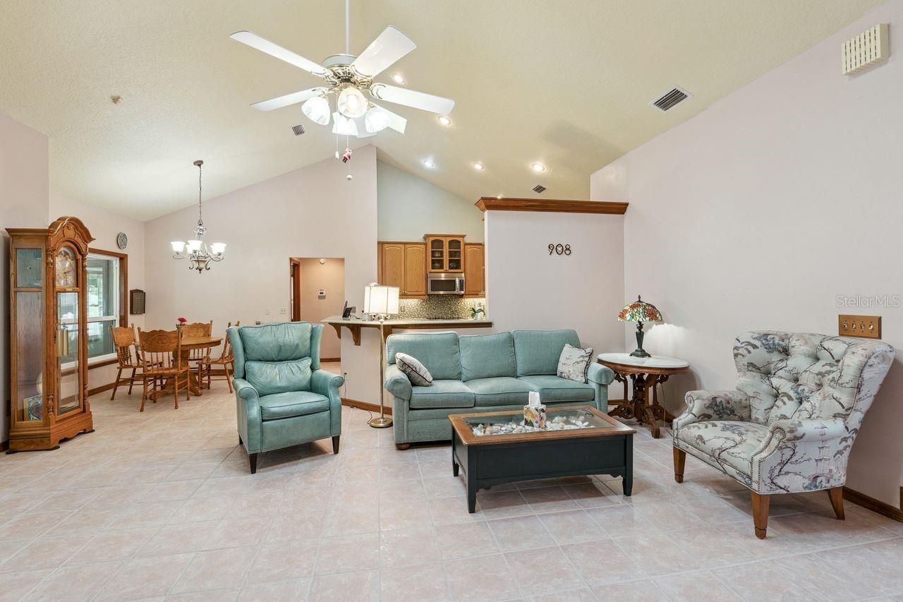 908 Almond Tree Circle, Orlando, FL 32835 Photo