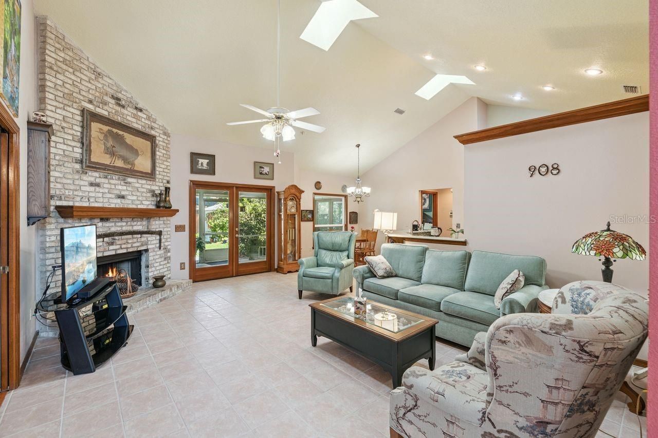 908 Almond Tree Circle, Orlando, FL 32835 Photo