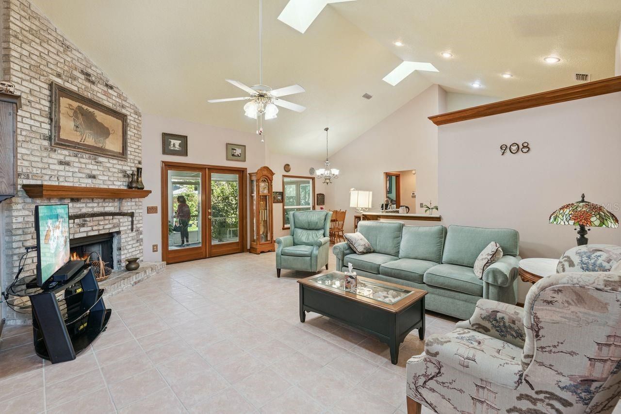908 Almond Tree Circle, Orlando, FL 32835 Photo