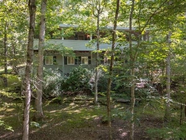 55 Santa Pera Dr, Cleveland, GA 30528