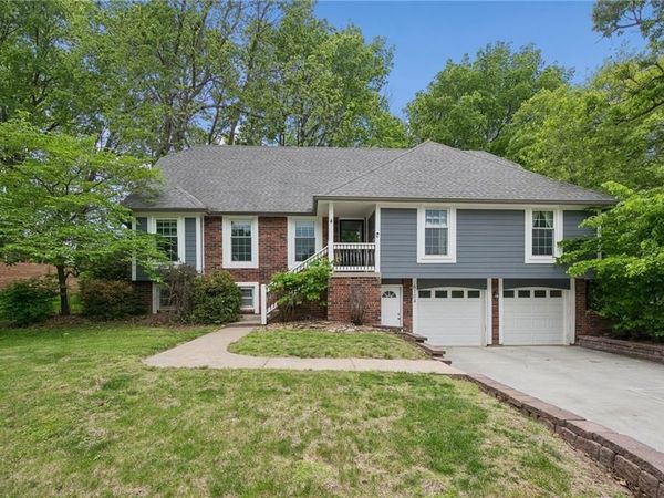 6104 Albervan Street, Shawnee, KS 66216
