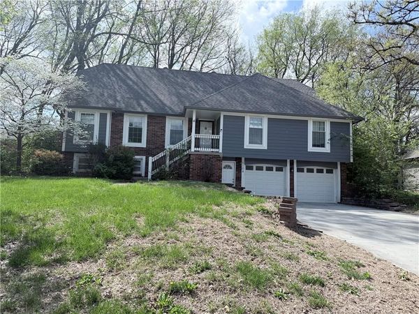 6104 Albervan Street, Shawnee, KS 66216