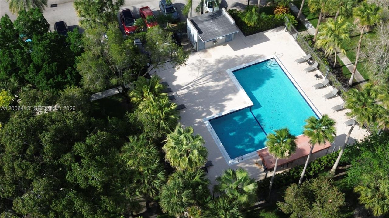 16501 Blatt Blvd , Unit 204, Weston, FL 33326 Photo