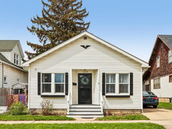 6520 32nd AVENUE, Kenosha, WI 53142