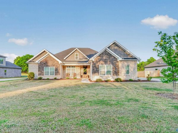 637 Walt Campbell Road, Hazel Green, AL 35750