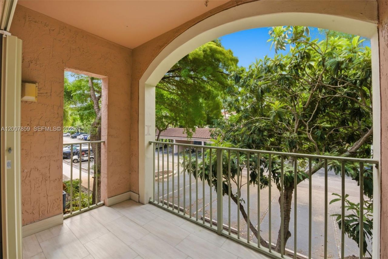 12124 Saint Andrews Pl , Unit 201, Miramar, FL 33025 Photo
