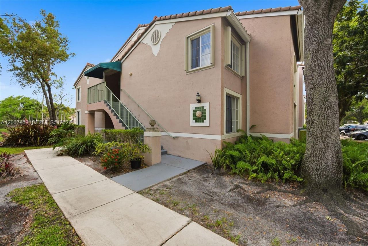 12124 Saint Andrews Pl , Unit 201, Miramar, FL 33025 Photo