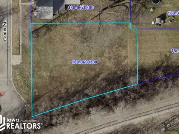 814 Center Street, Grinnell, IA 50112