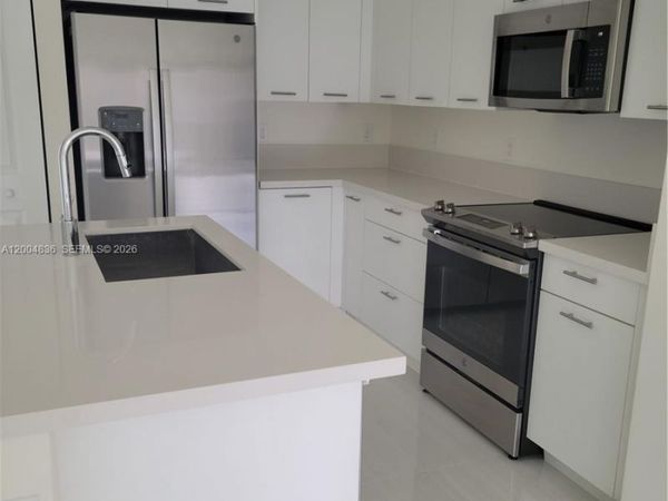 8167 NW 41st St , Unit E-109, Doral, FL 33166