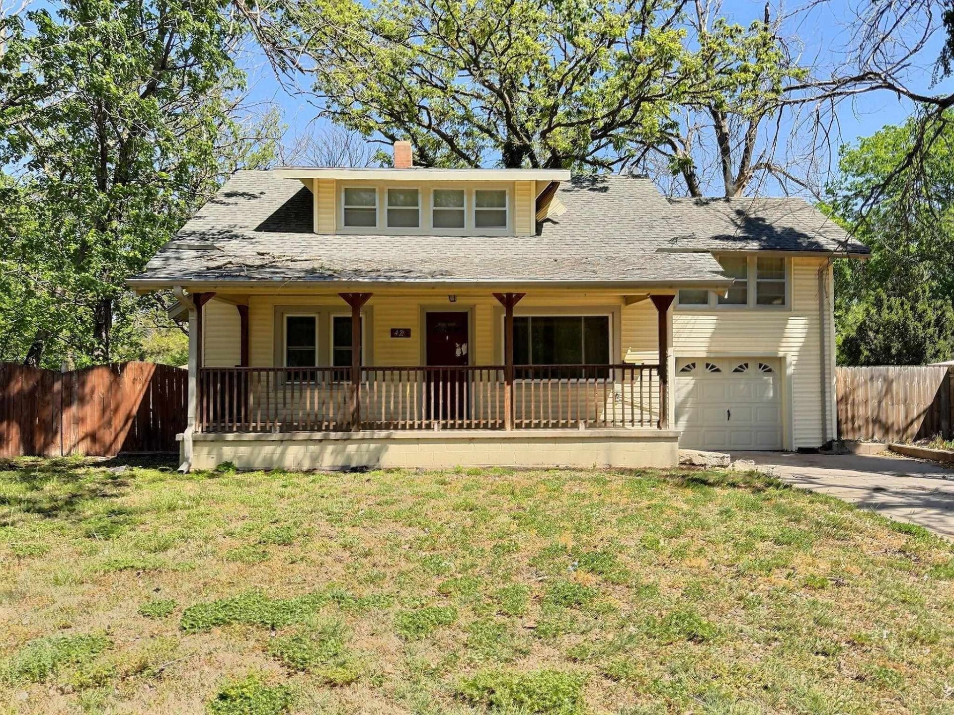 422 W 23rd Ave., Hutchinson, KS 67502 Main Photo