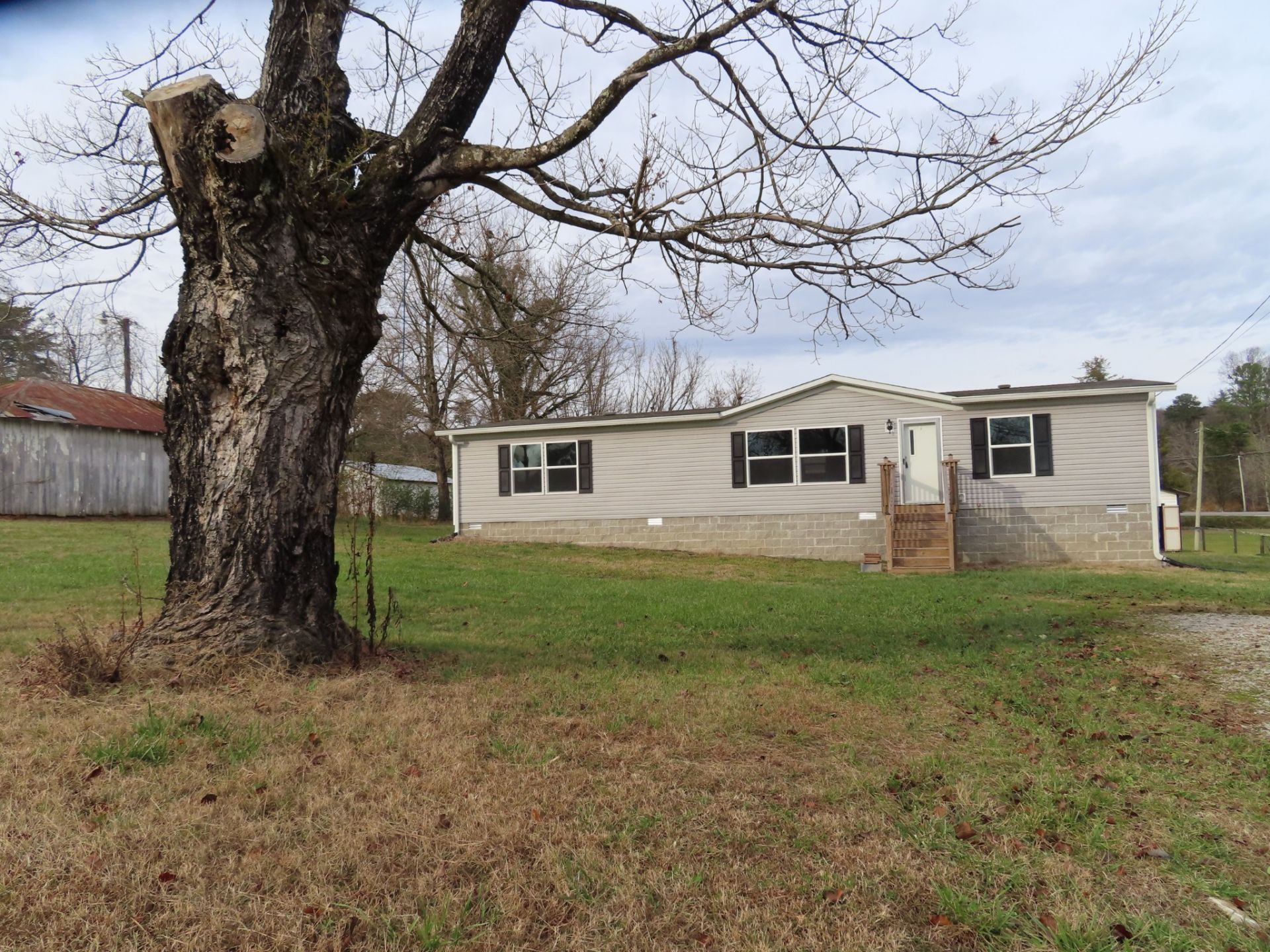 355 7th St, Tracy City, TN 37387 Main Photo