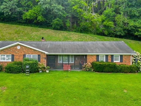 2351 US Highway 221 , Jefferson, NC 28640