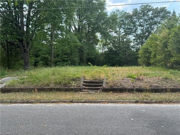 215 pine Street , Hamlet, NC 28345