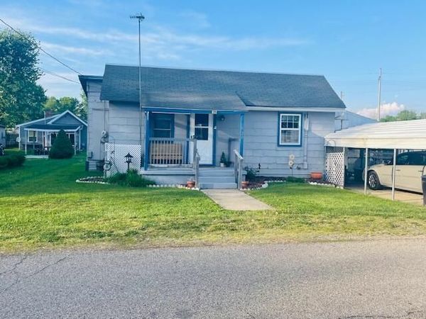 920 Charles Street , Logan, OH 43138