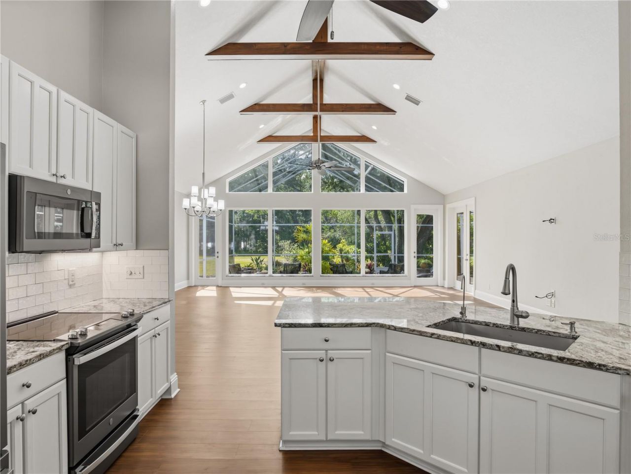 6043 Lake Erie Road, Groveland, FL 34736 Photo