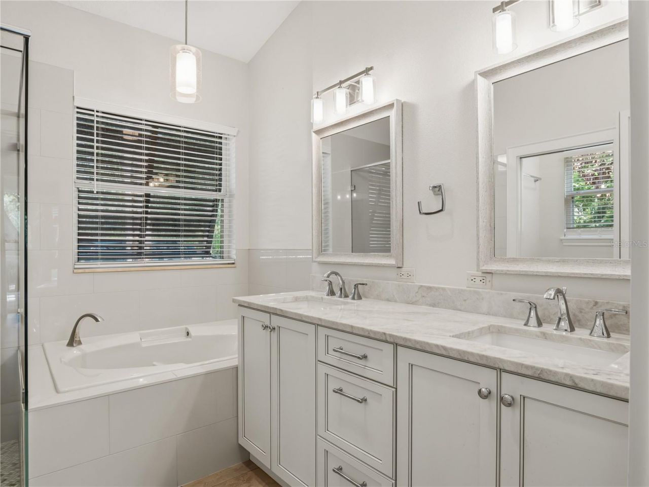 6043 Lake Erie Road, Groveland, FL 34736 Photo