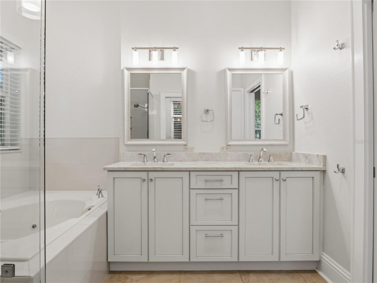 6043 Lake Erie Road, Groveland, FL 34736 Photo