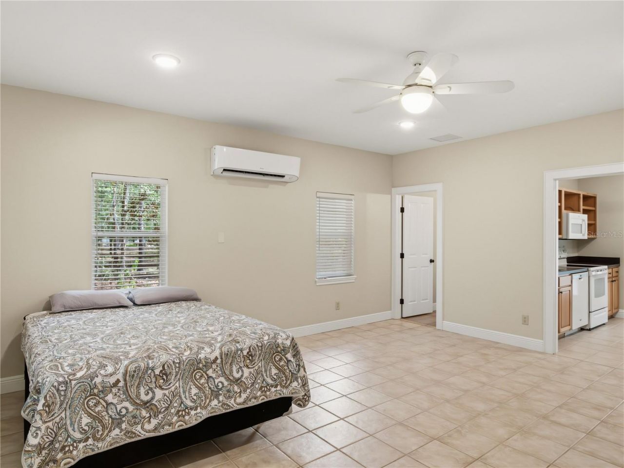 6043 Lake Erie Road, Groveland, FL 34736 Photo