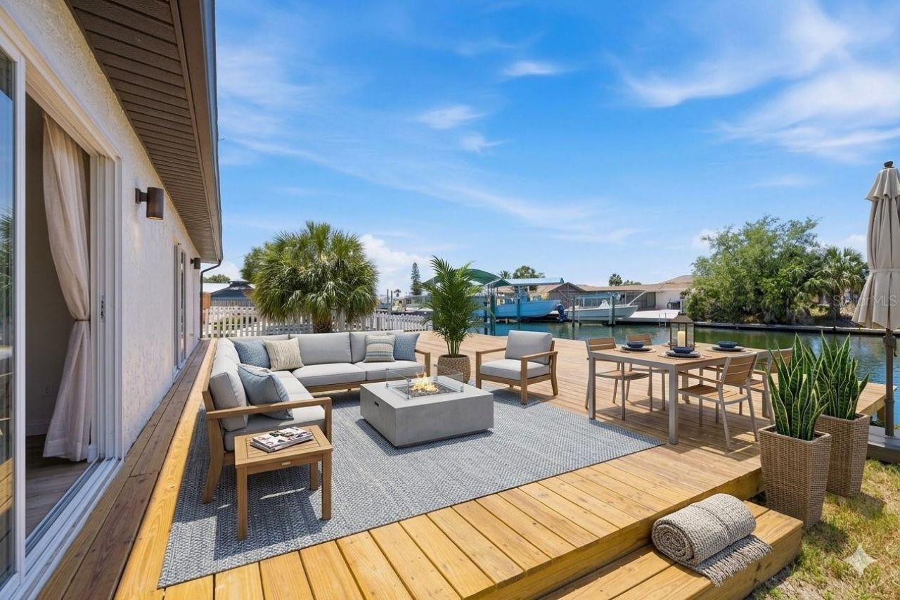 13615 Garris Drive , Hudson, FL 34667 Photo