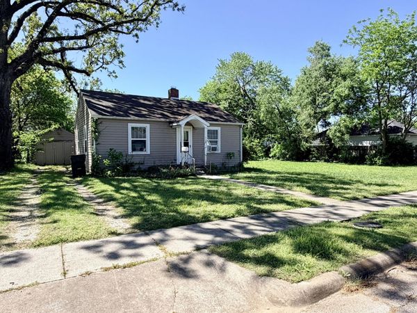 112 E Anderson Street , Aurora, MO 65605