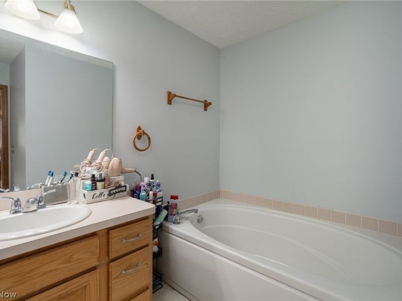 119 Ambleside Way, Amherst, OH 44001 Photo 18