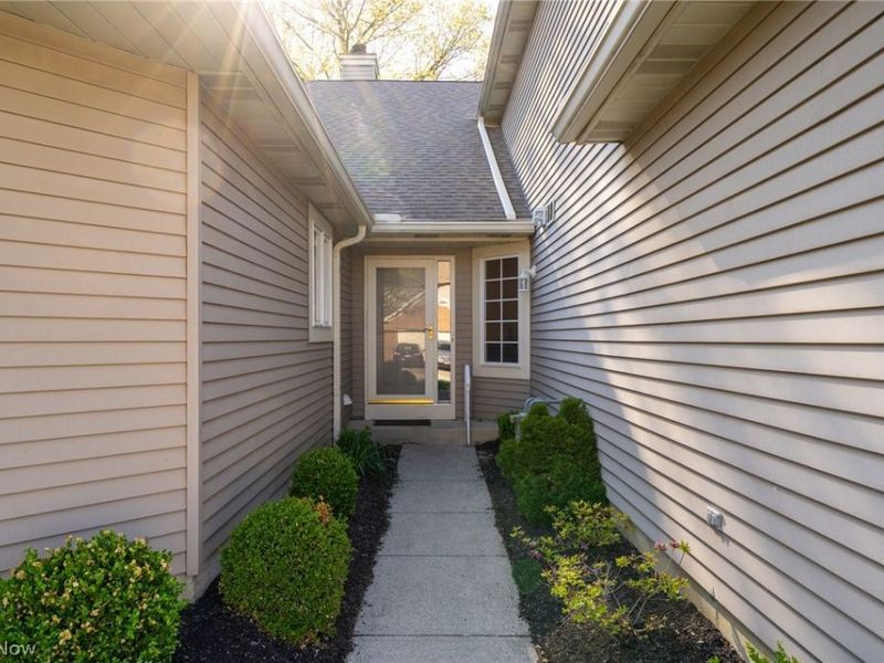 119 Ambleside Way, Amherst, OH 44001 Photo 2