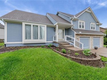 7408 N Sycamore Avenue, Kansas City, MO 64158