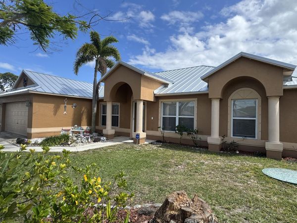 2674 SE Creston Lane, Port St. Lucie, FL 34952