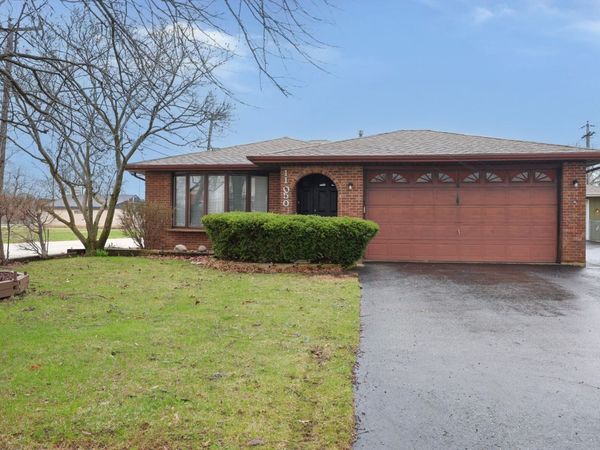 11050 Parkside Avenue , Chicago Ridge, IL 60415
