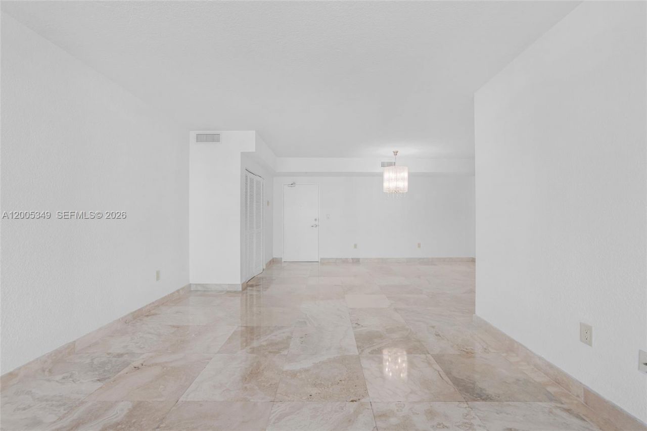 7501 E Treasure Dr, Unit 7M, North Bay Village, FL 33141 Photo