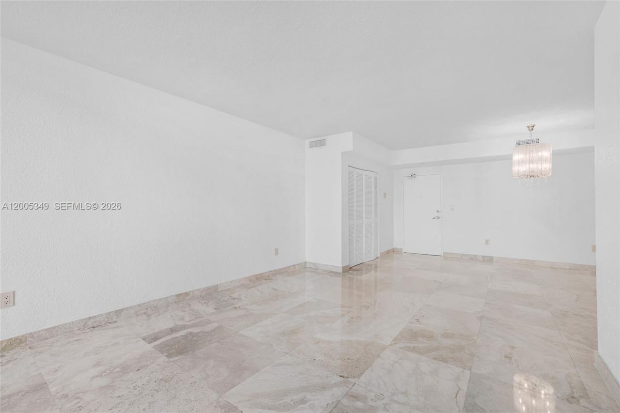 7501 E Treasure Dr, Unit 7M, North Bay Village, FL 33141 Photo